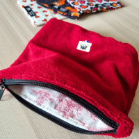 Pochette à calots - éponge de bambou grenat et toile de jouy rouge